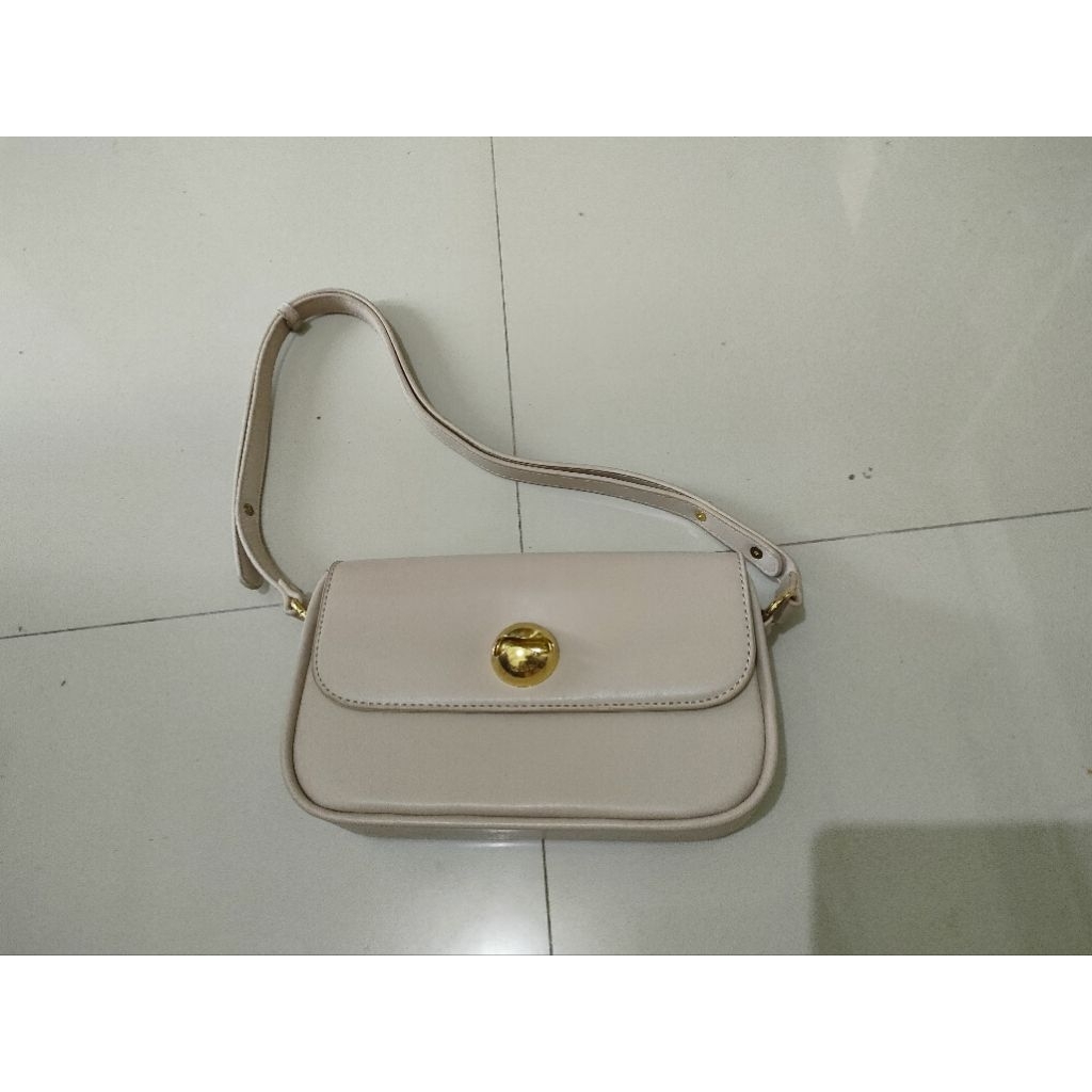 preloved tas warna cream