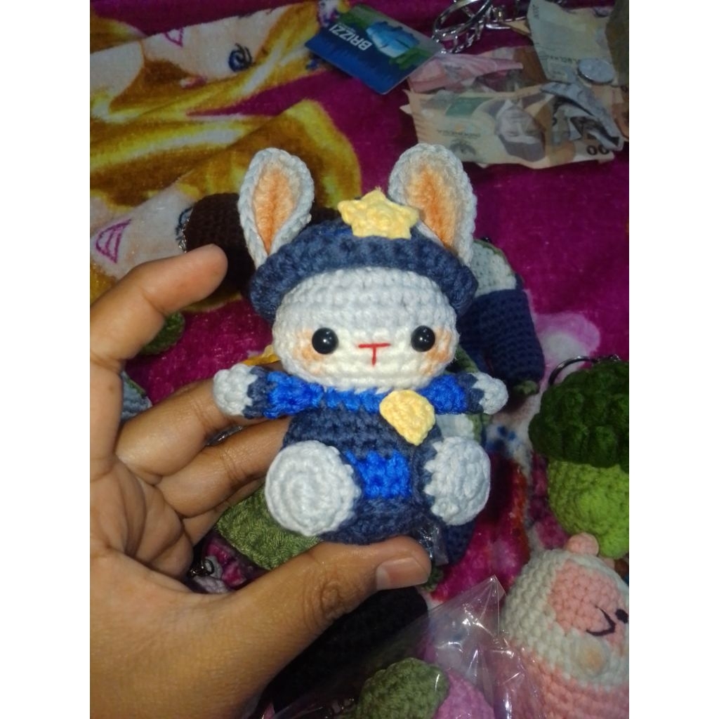 [RAJUTAN] JUDY ZOOTOPIA KEYCHAIN