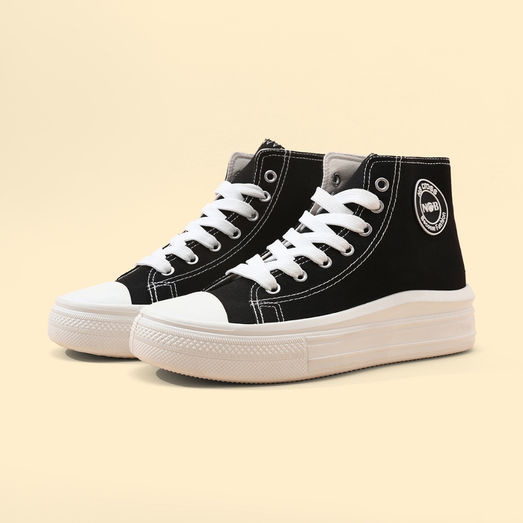 Sepatu Kanvas Wanita High Top Minimalis Korea Kanvas Sol Karet Ukuran 36-40 Hitam Putih