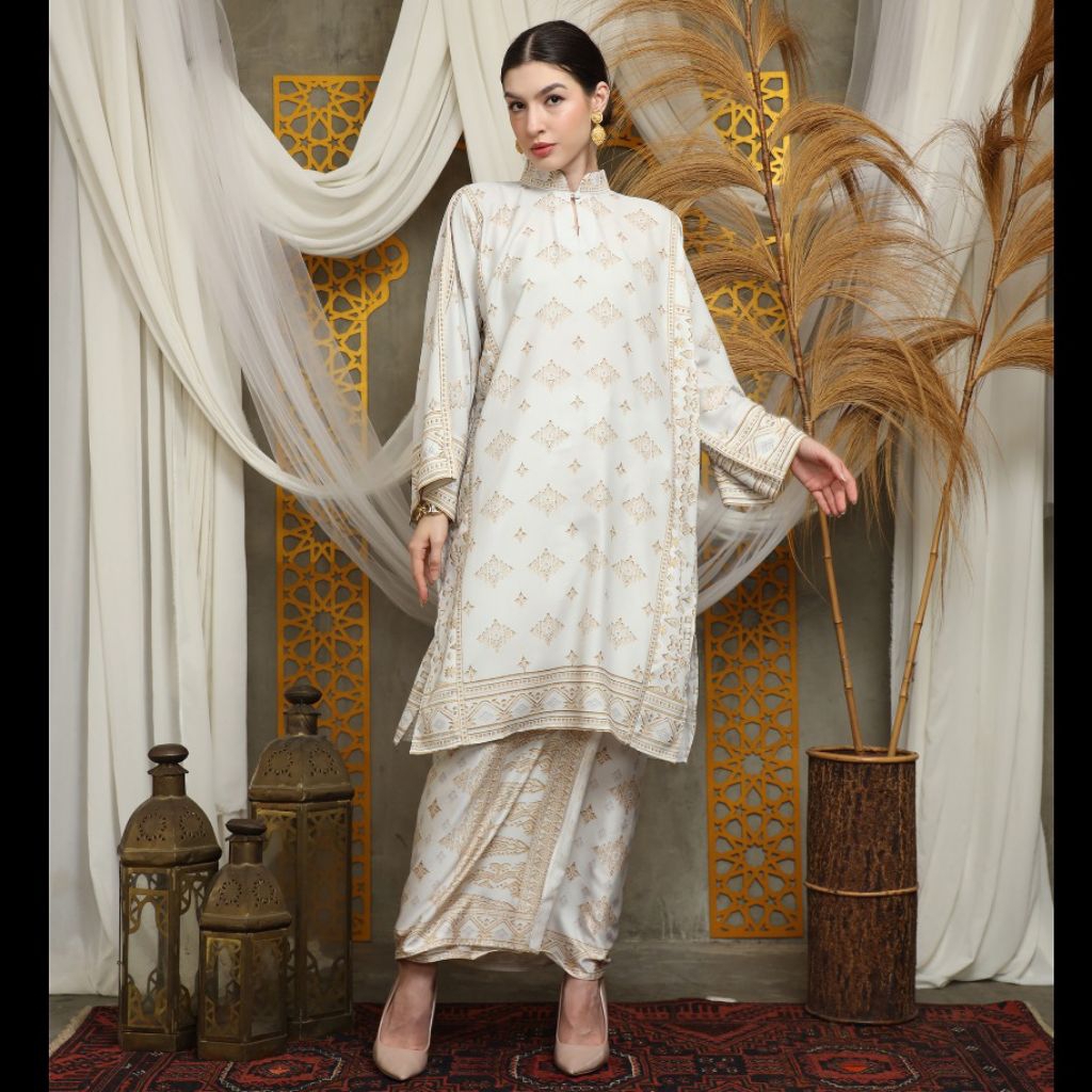 Kebaya Putih | Kebaya Ivory | Kebaya Premium | Kebaya Wisuda | Kebaya Modern | Kebaya Wanita | Baju 
