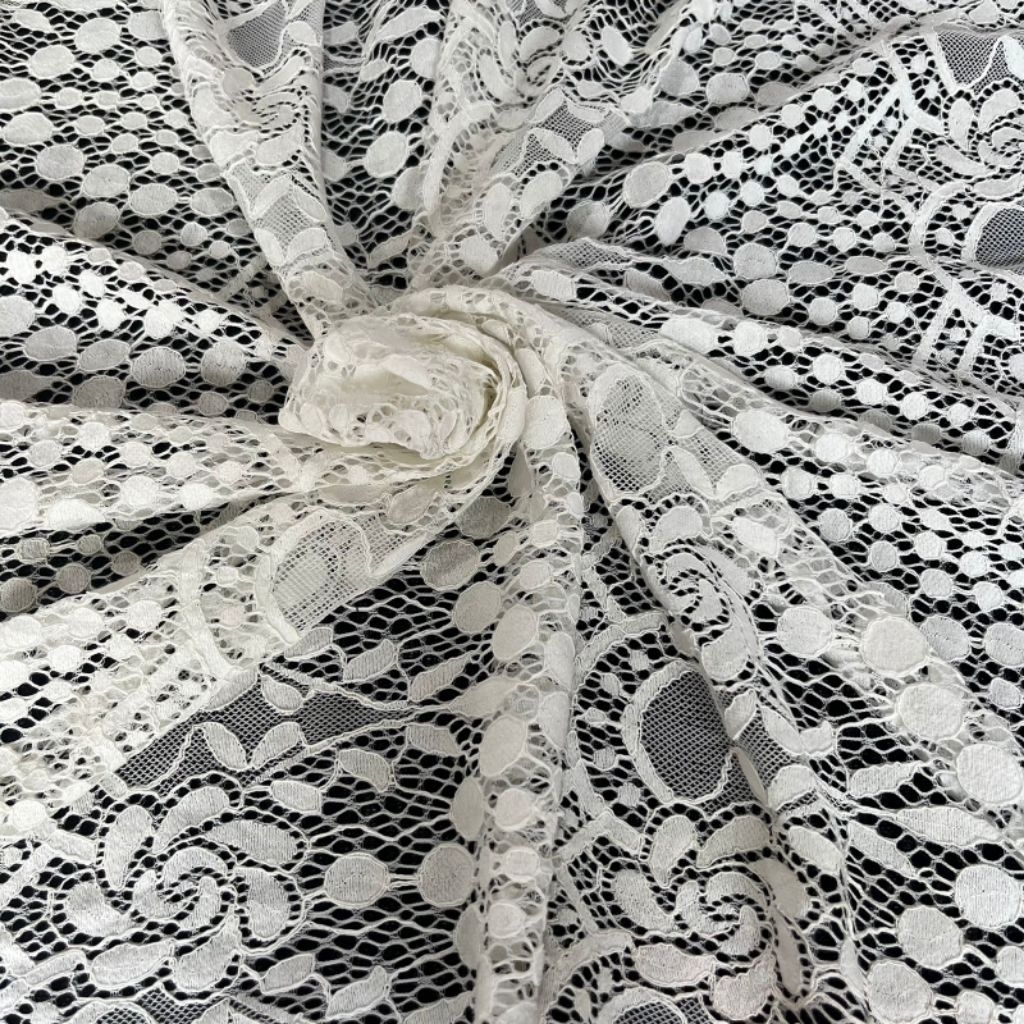 BAHAN/KAIN BROKAT KATUN LEBAR KAIN 1.5 METER HARGA KAIN PERSETENGAH METER (0.5 METER)
