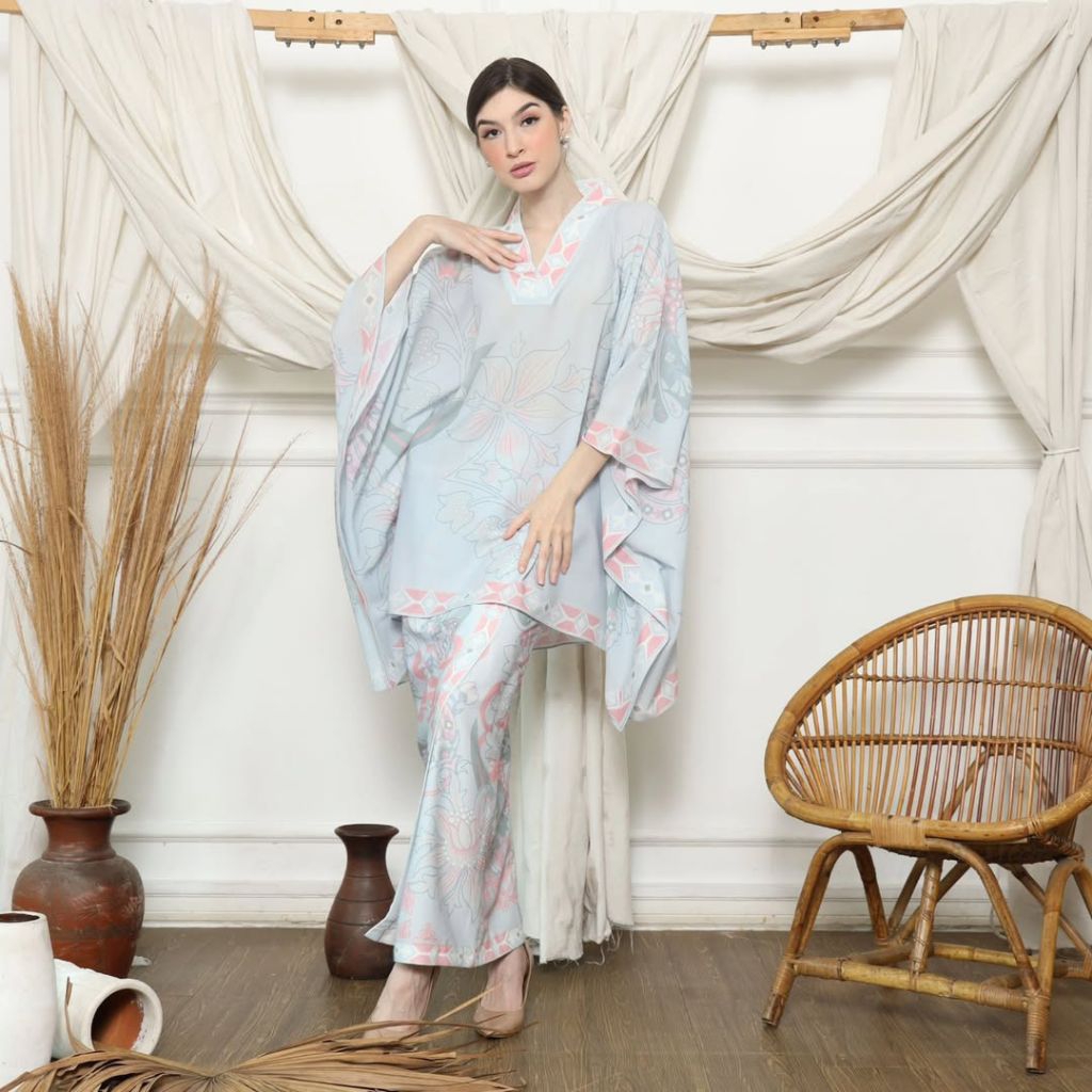 Kebaya Blue Sea | Kebaya Biru Muda Kebaya Premium | Kebaya Wisuda | Kebaya Modern | Kebaya Wanita | 