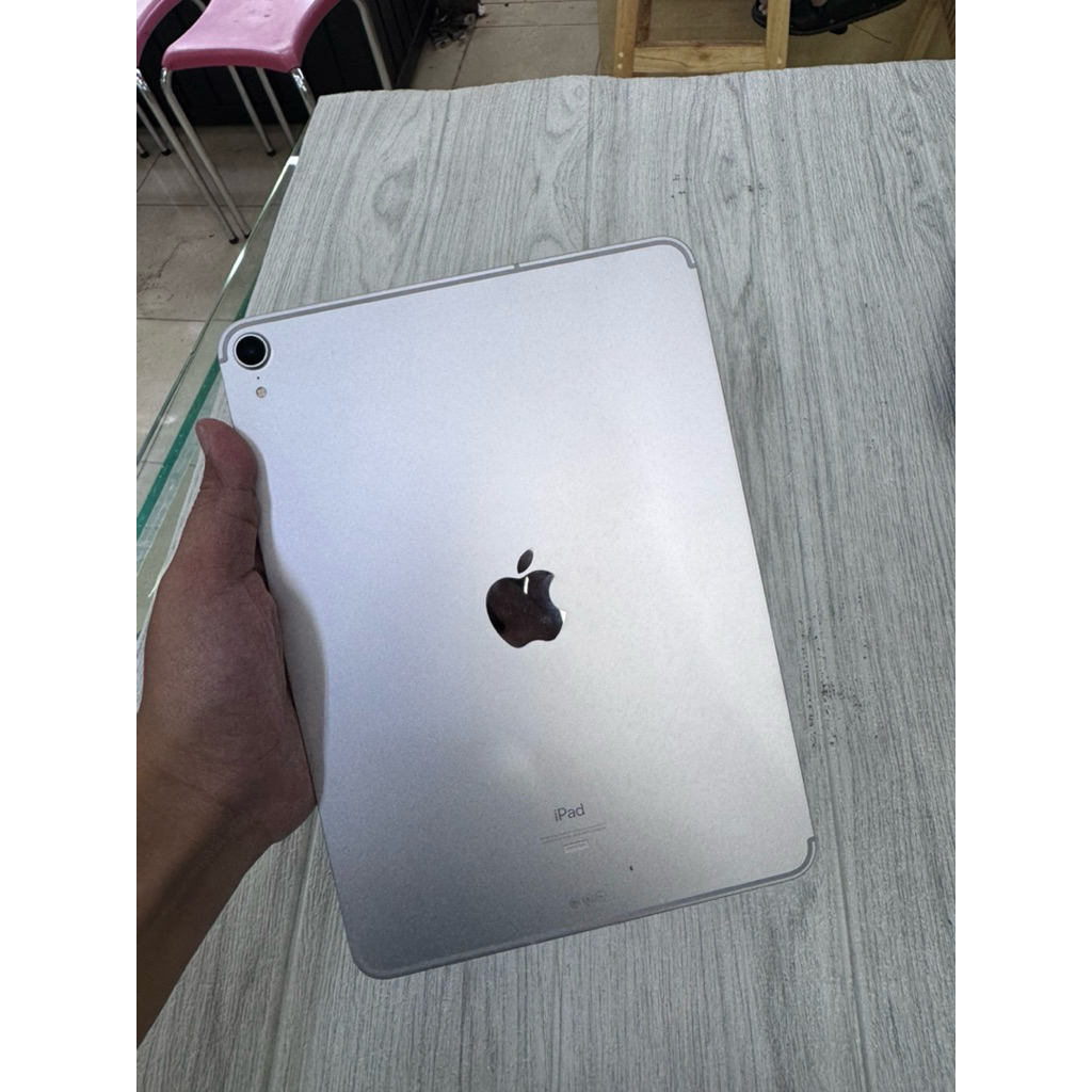 IPAD PRO 2018 11" 64GB celuler+wifi (bisa kartu) resmi ibox murah