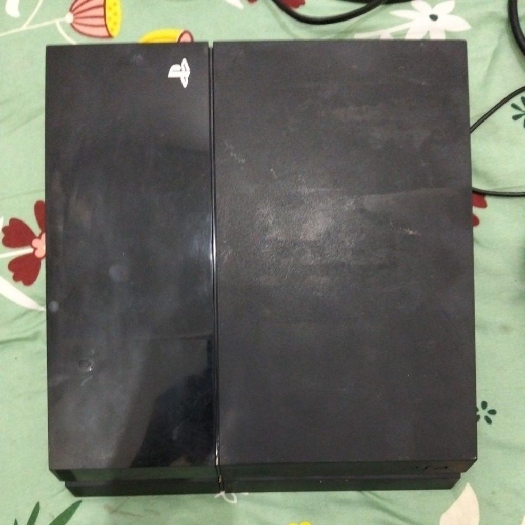 PS4 fat hen 11 500gb full game bekas