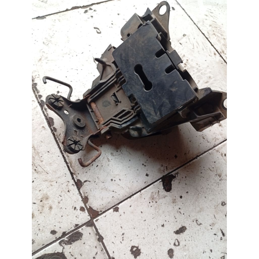 bok bagasi / bok tempat aki yamaha Jupiter mx old / jupiter mx new