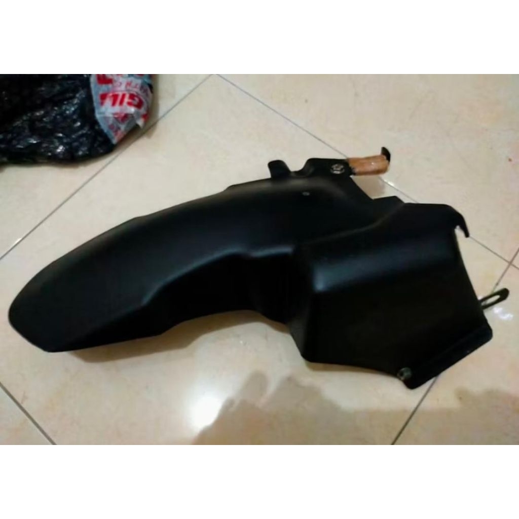 HUGGER SPAKBOR KOLONG MODEL AIRBLADE KHUSUS HONDA BEAT KARBU