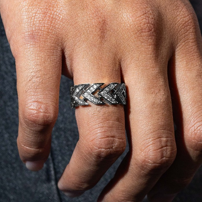 Mispacci - Cincin Arrow Iced Out