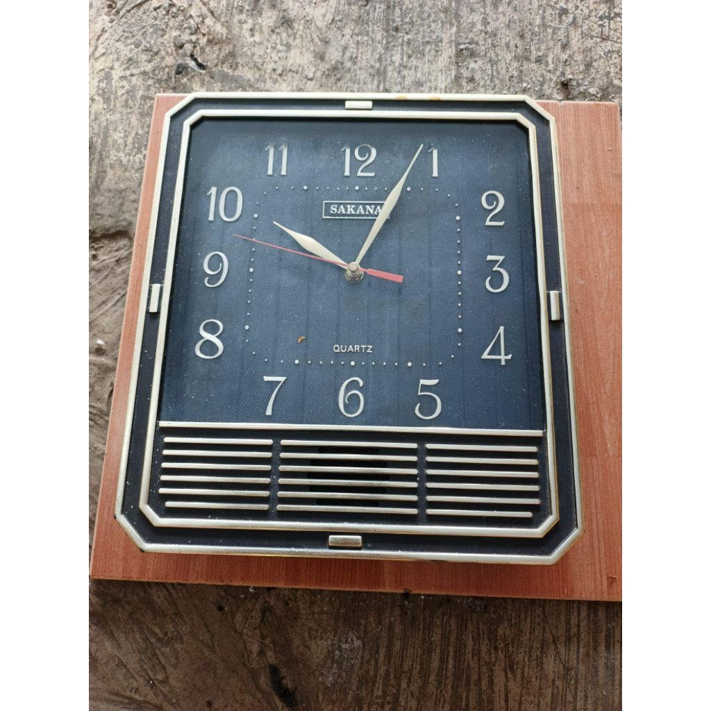 jam dinding jadul merk sakana minus tidak bunyi