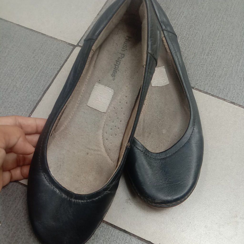 Sepatu flat cewek Hush puppies preloved size 8 atau 38.5/39
