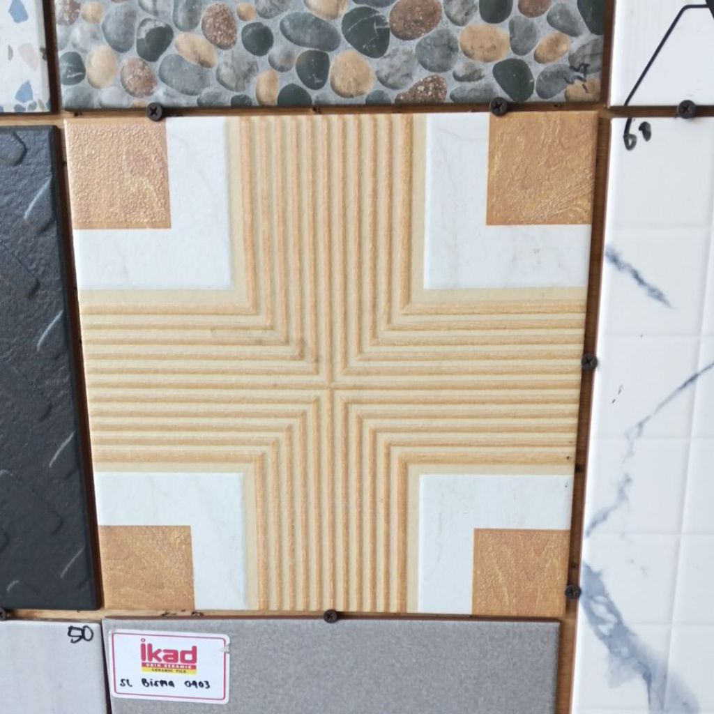 keramik lantai kamar mandi 25x25 wc toilet cream timbul