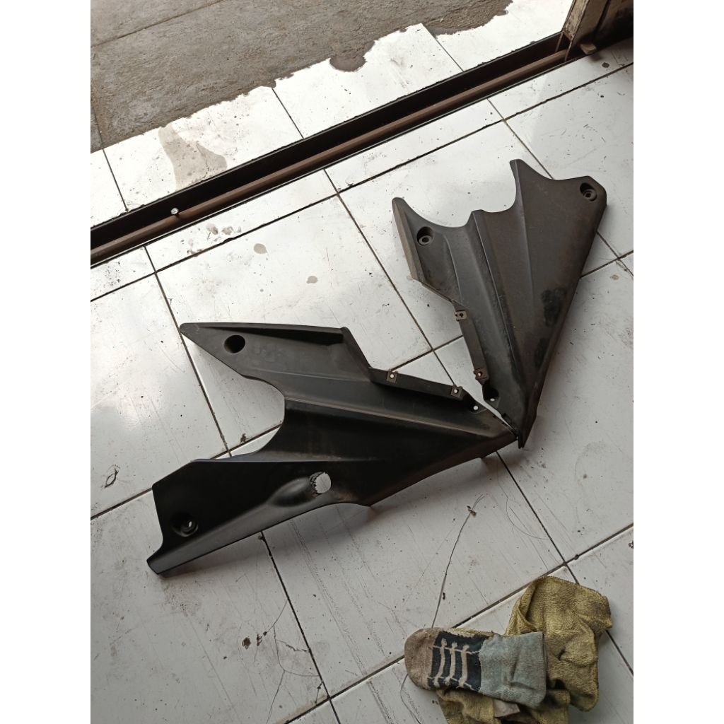 UNDERCOWL COVER BAWAH YAMAHA R15 V2 ORIGINAL COPOTAN