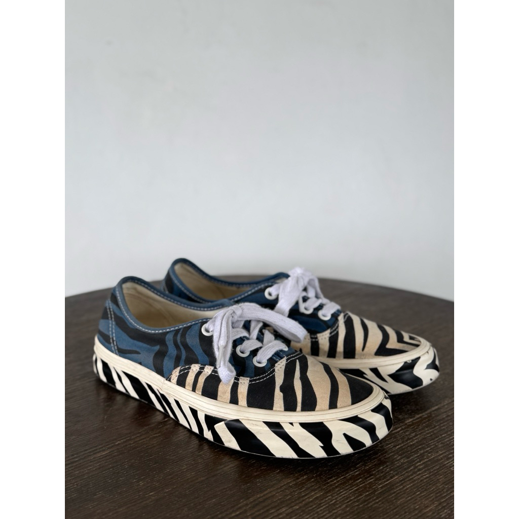 Sepatu Vans Authentic “Animal / Safari / Zebra Mismatch”