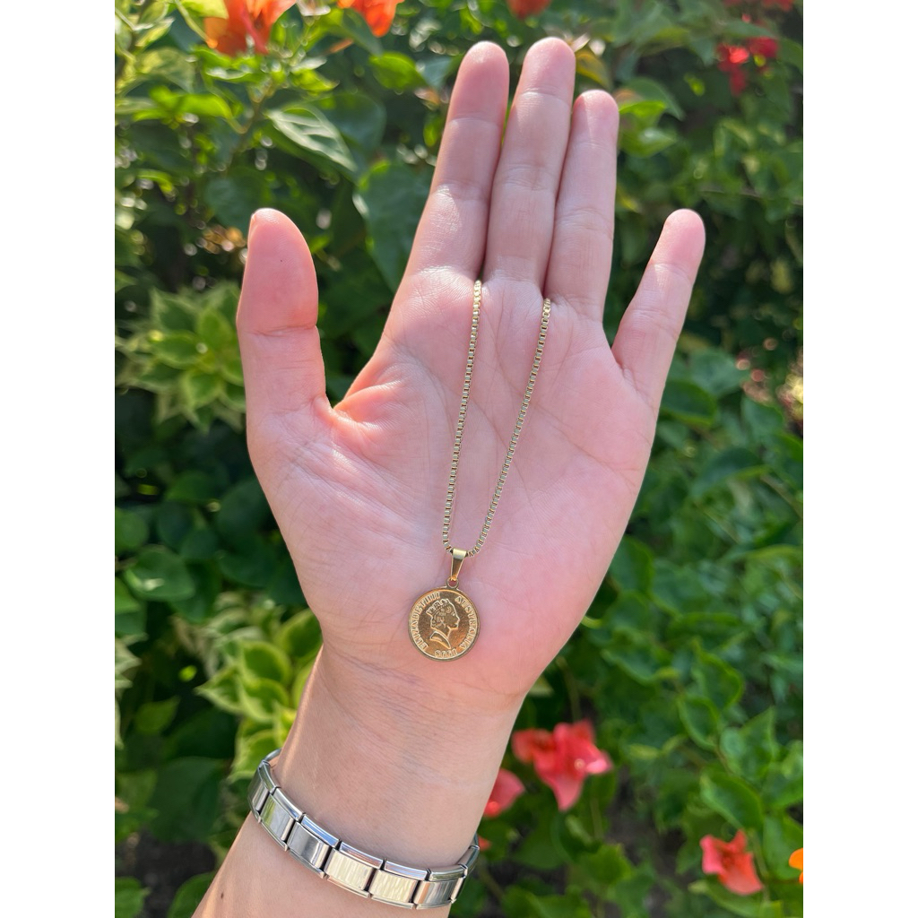 kalung liontin koin