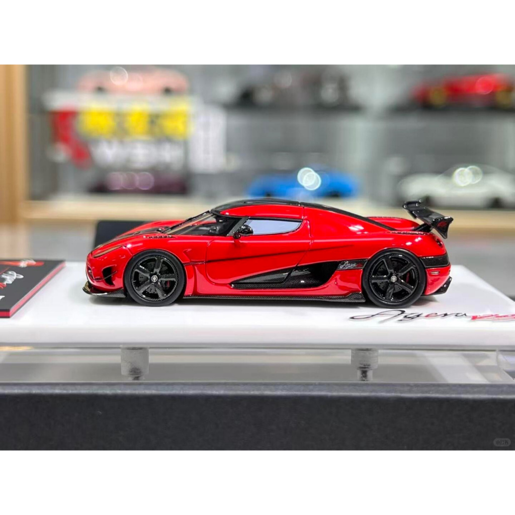 GUO KOENIGSEGG AGERA RS CHILI RED RESIN MODEL CAR KOENIGSEGG AGERA RS CHILI RED RESIN 1/64 GUO KOENI