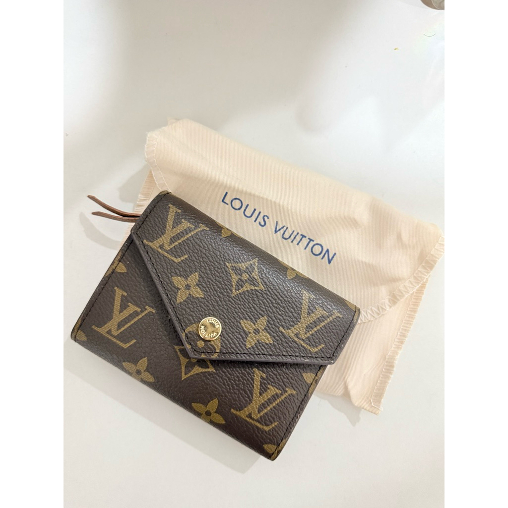 dompet lv
