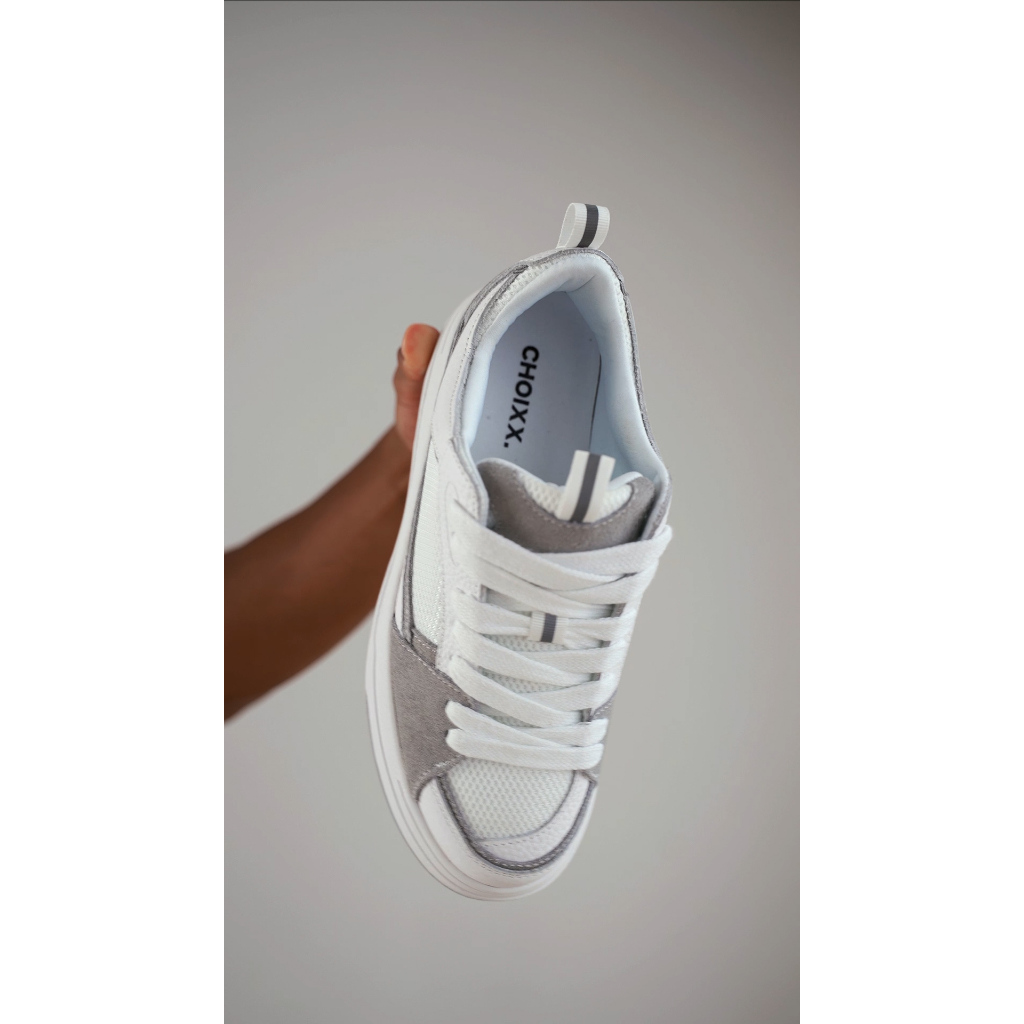 Sepatu Prelove