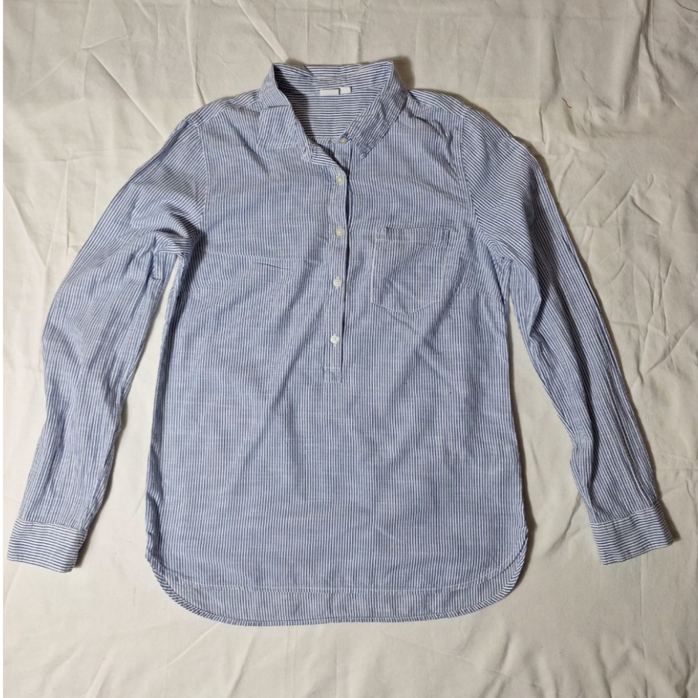 Blouse GAP Garis Biru Muda Preloved Second | Kemeja Wanita Lengan Panjang LD 96