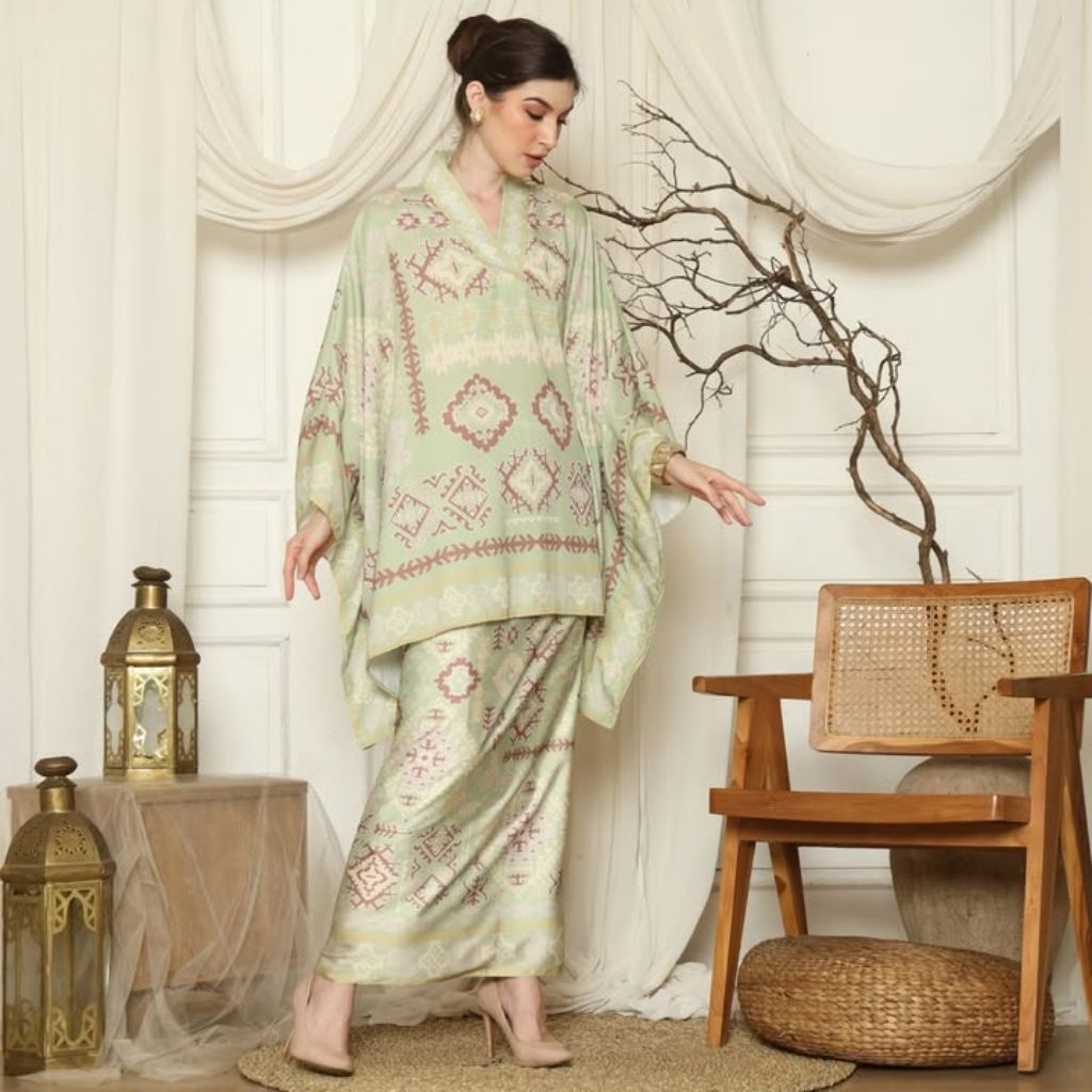 Kebaya Hijau | Kebaya Hijau Sage | Kebaya Premium | Kebaya Wisuda | Kebaya Modern | Kebaya Wanita | 