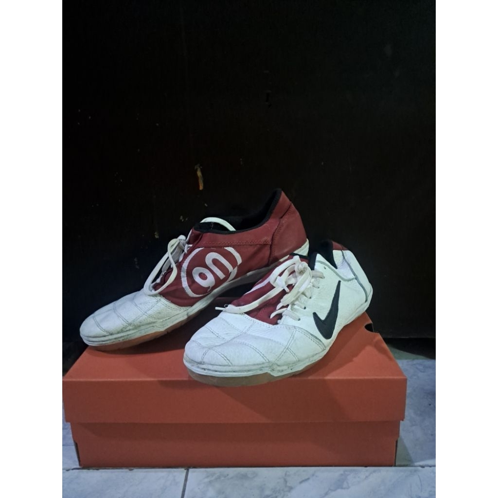 Sepatu Futsal Nike Second
