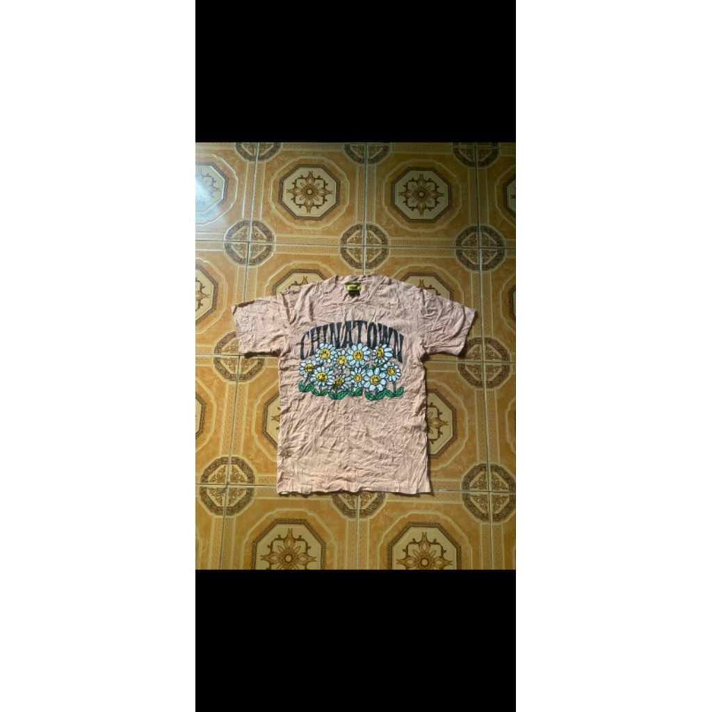 KAOS CHINATOWN MARKET SMILEY T SHIRT