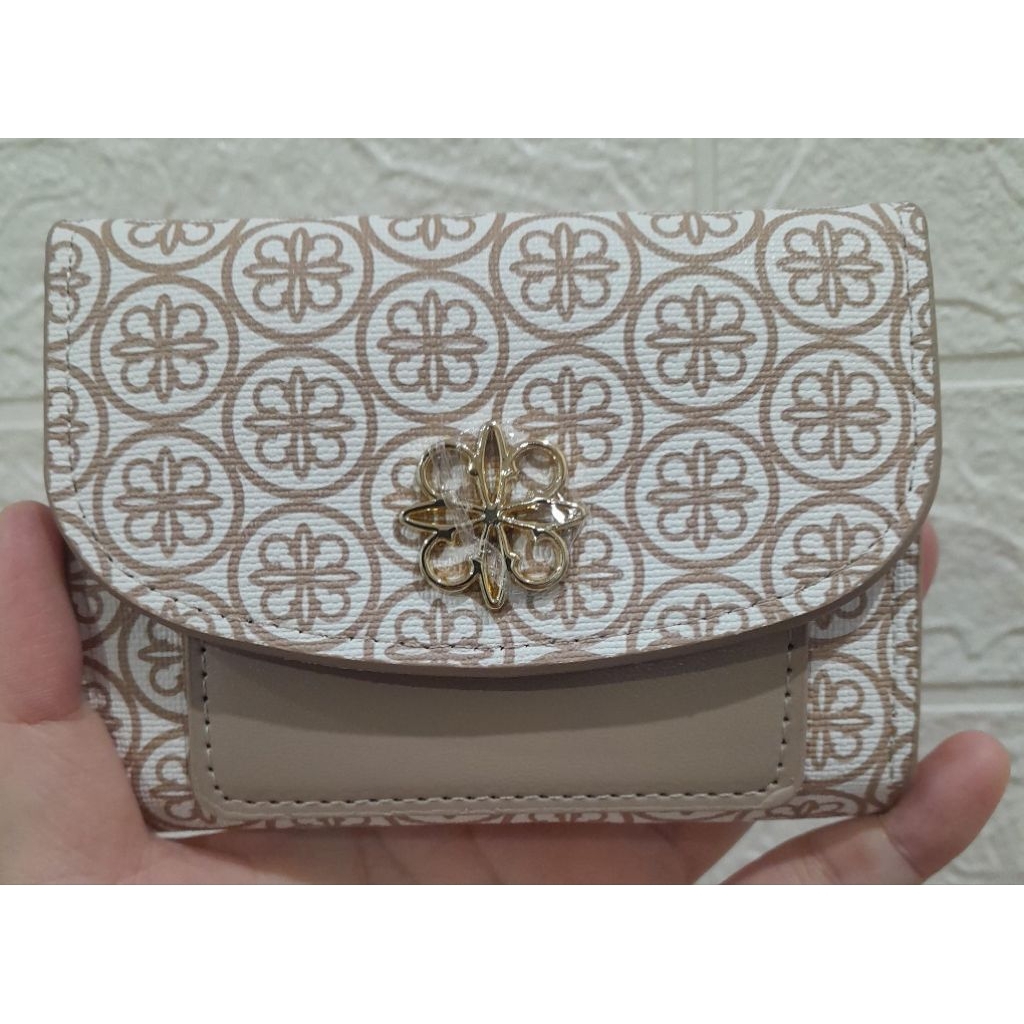 dompet les catino