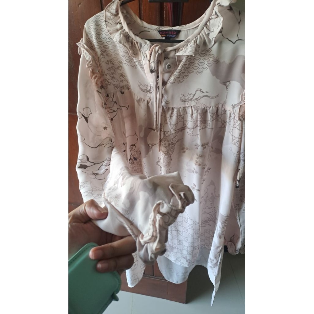 preloved kamilaa by itang yunasz