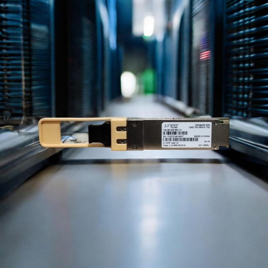 Juniper Networks QSFP 100G SR4 OM3 70m 850nm QSFP28 Multimode