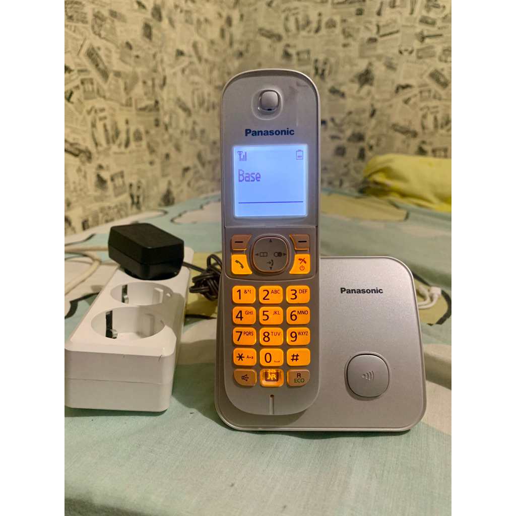 Telepon Panasonic KX-TG 6811 / Telepon Pesawat