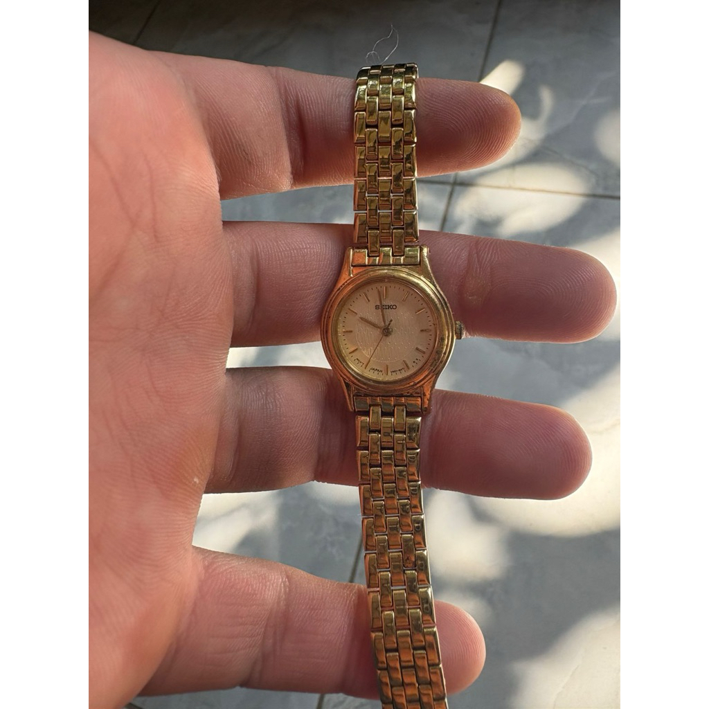 JAM TANGAN SEIKO GOLD WOMAN