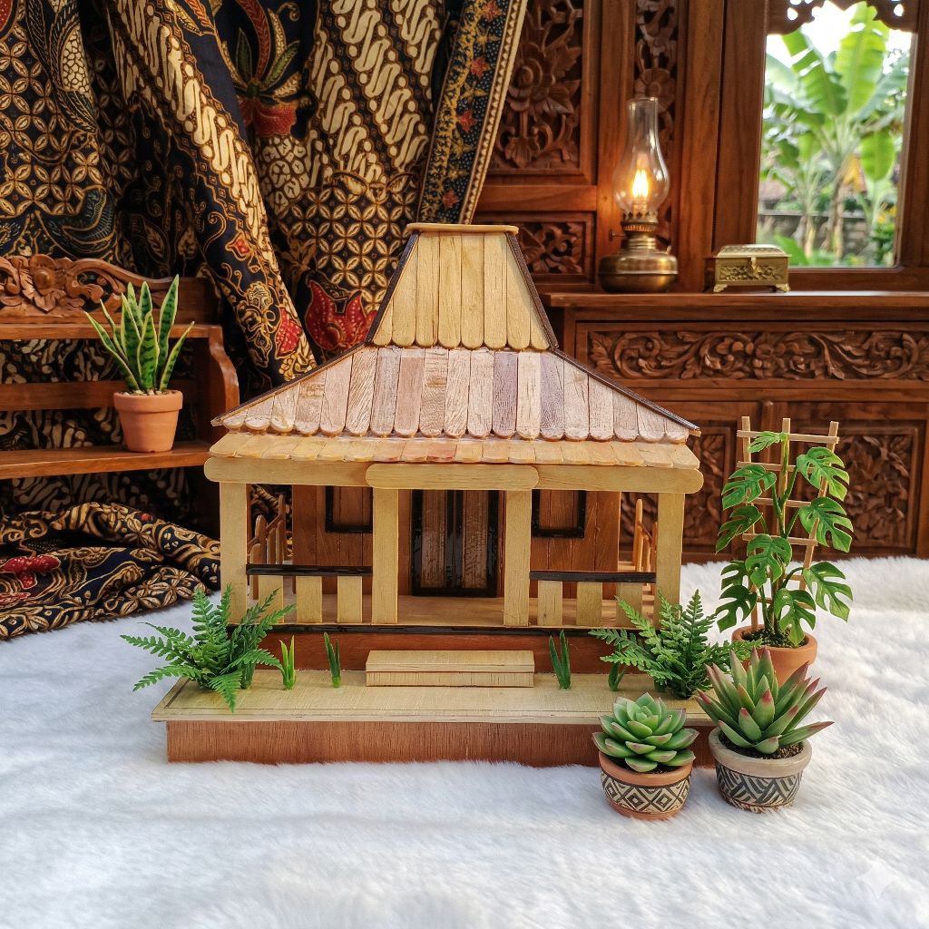 Rumah Miniatur Adat Joglo Khas Jawa