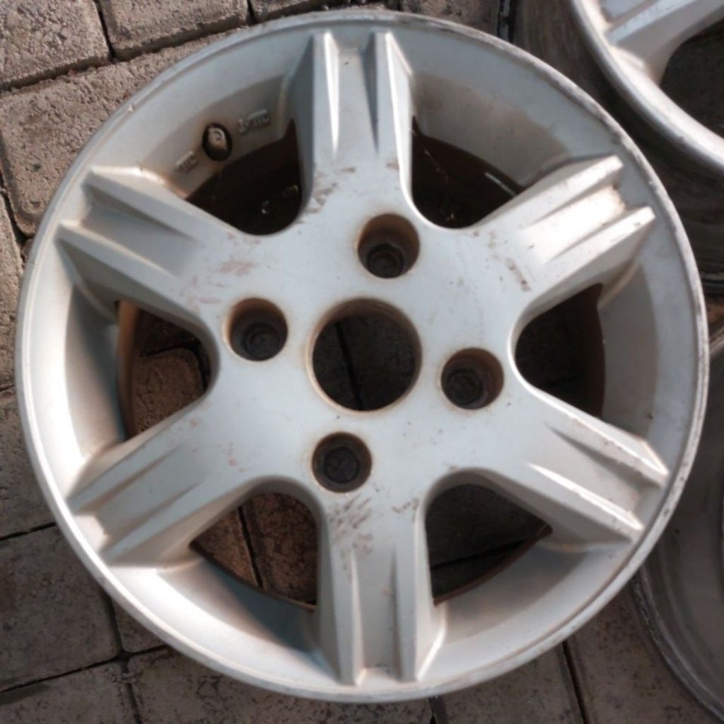Velg Second Xenia Ring 13 Lebar 5 PCD 4x114.3 ET 45 Bekas Copotan (4 pcs)