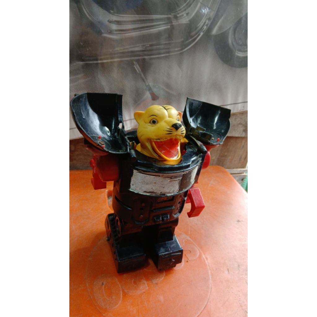 mainan robot dino 155rb jadul antik kuno lawas vintage display anggap mati