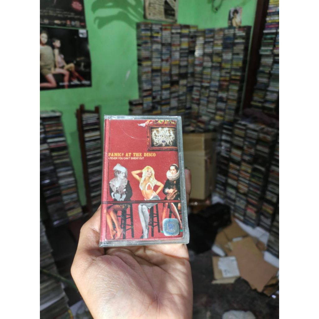 Kaset pesenan bapak lion  panic at disco