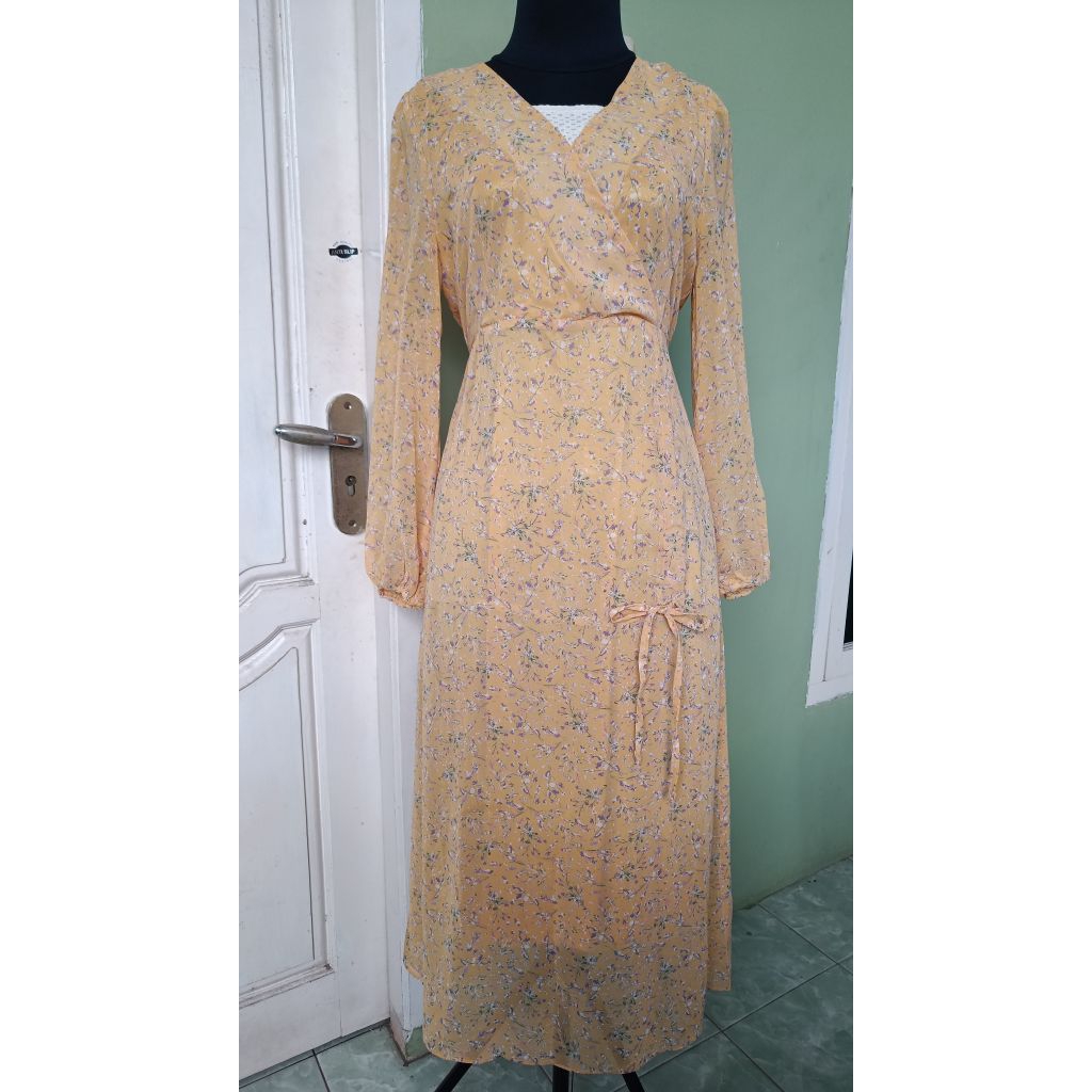 Tunik Motif Bunga Kuning Lengan Balon / Yellow Floral Tunic