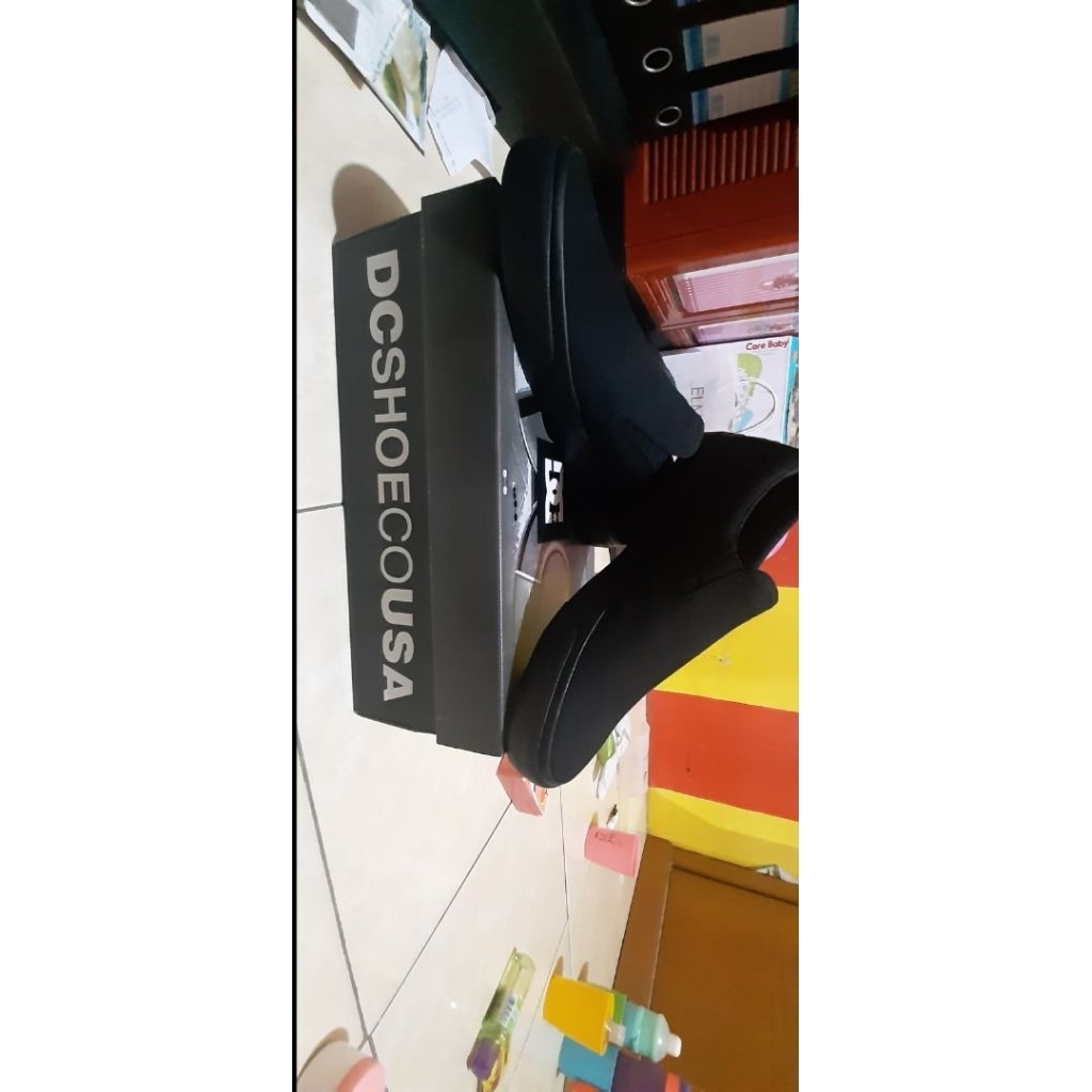 Sepatu slip on DC original