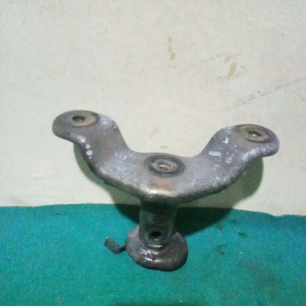 dudukan stang stir motor Suzuki smash Shogun 125 original