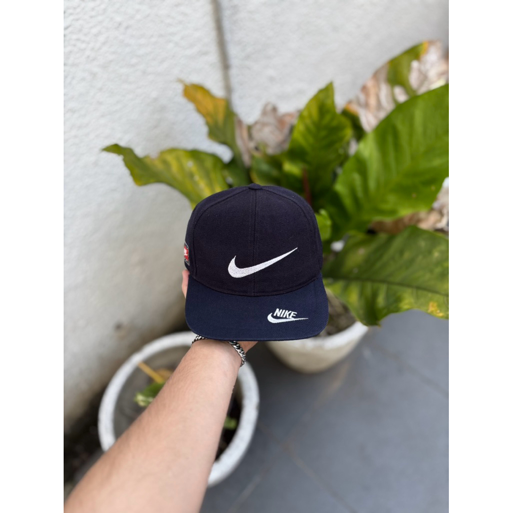 Topi Nike Vintage Swoosh Logo Brim Script