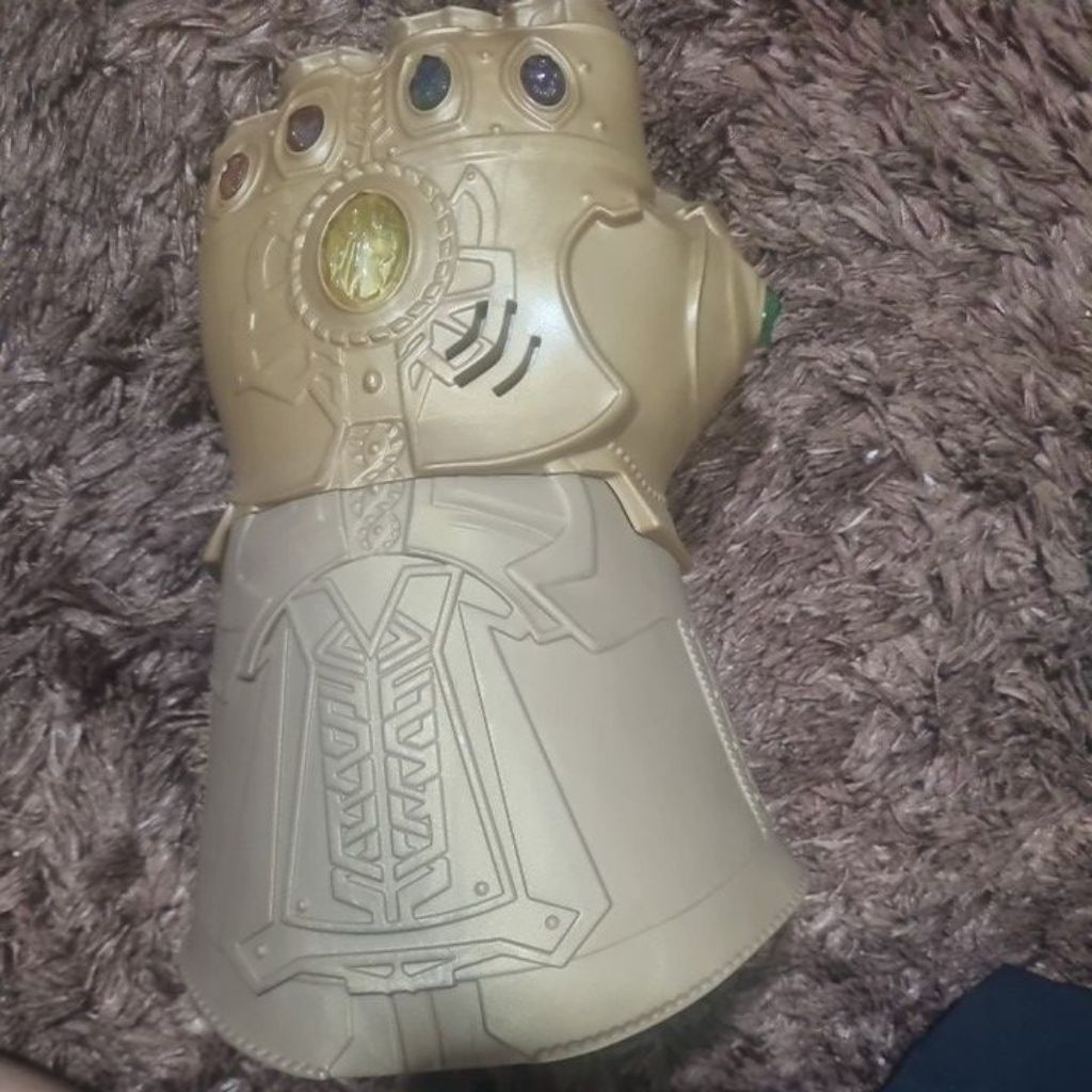 preloved: Marvel Infinity Gauntlet