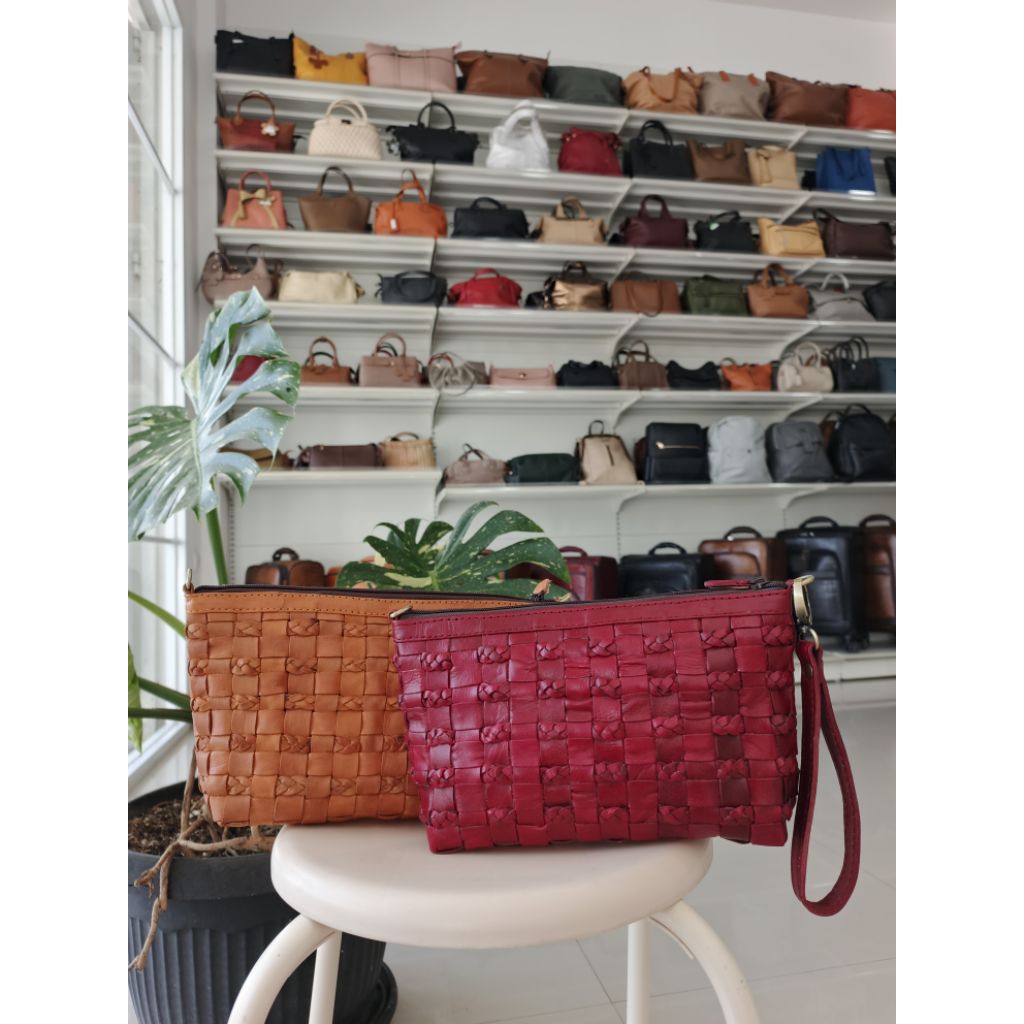 tas wanita, tas anyam, tas kulit, tas slempang, tas kekinian *karya pahala tiga*