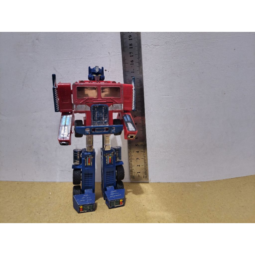 Transformers Optimus Prime G1 Takara Hasbro