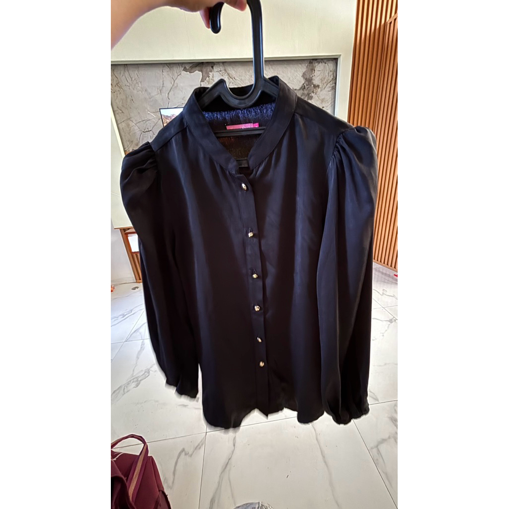 Preloved: Blouse Wanita by femme outfit