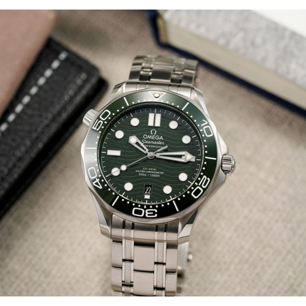Omega Seamaster Diver 300m Green 210.30.42.20.10.001