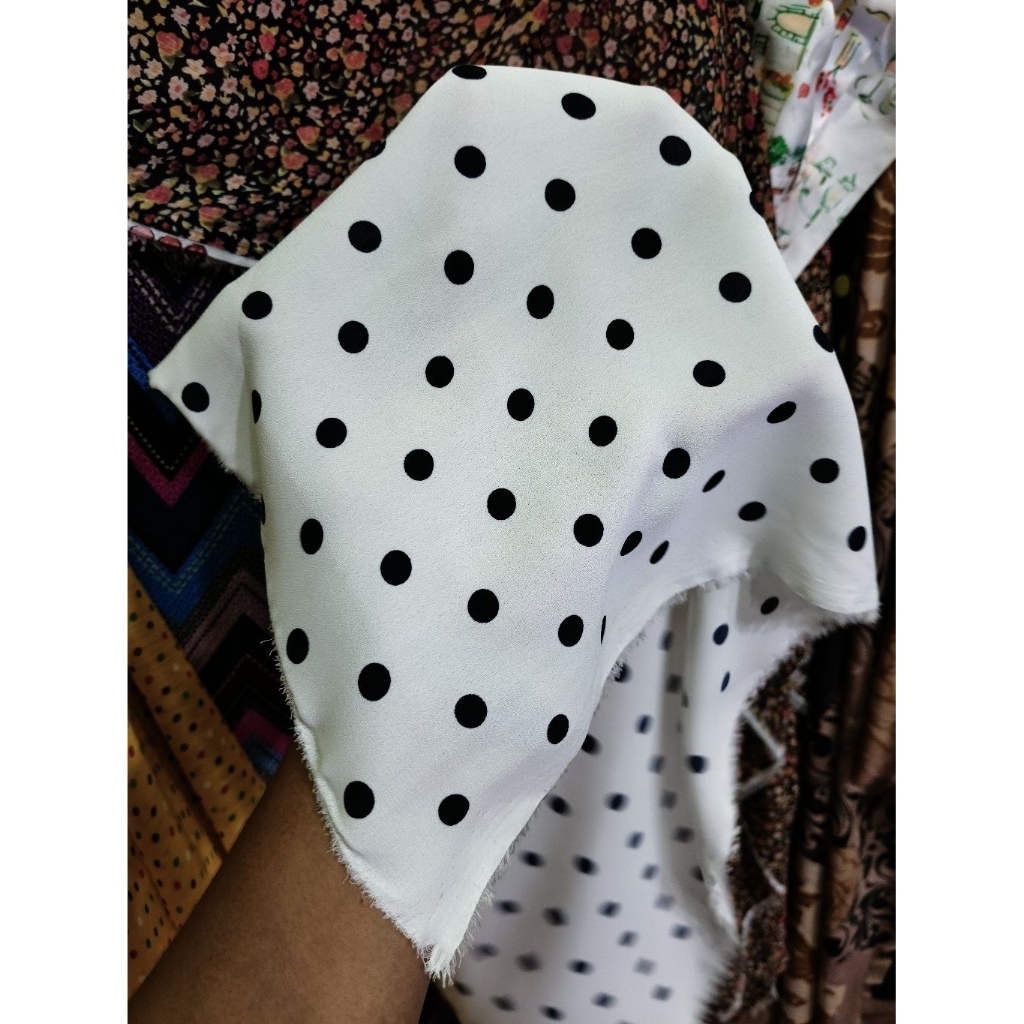 kain crepe motif polkadot - kain crepe motif - kain crepe - kain polkadot- kain