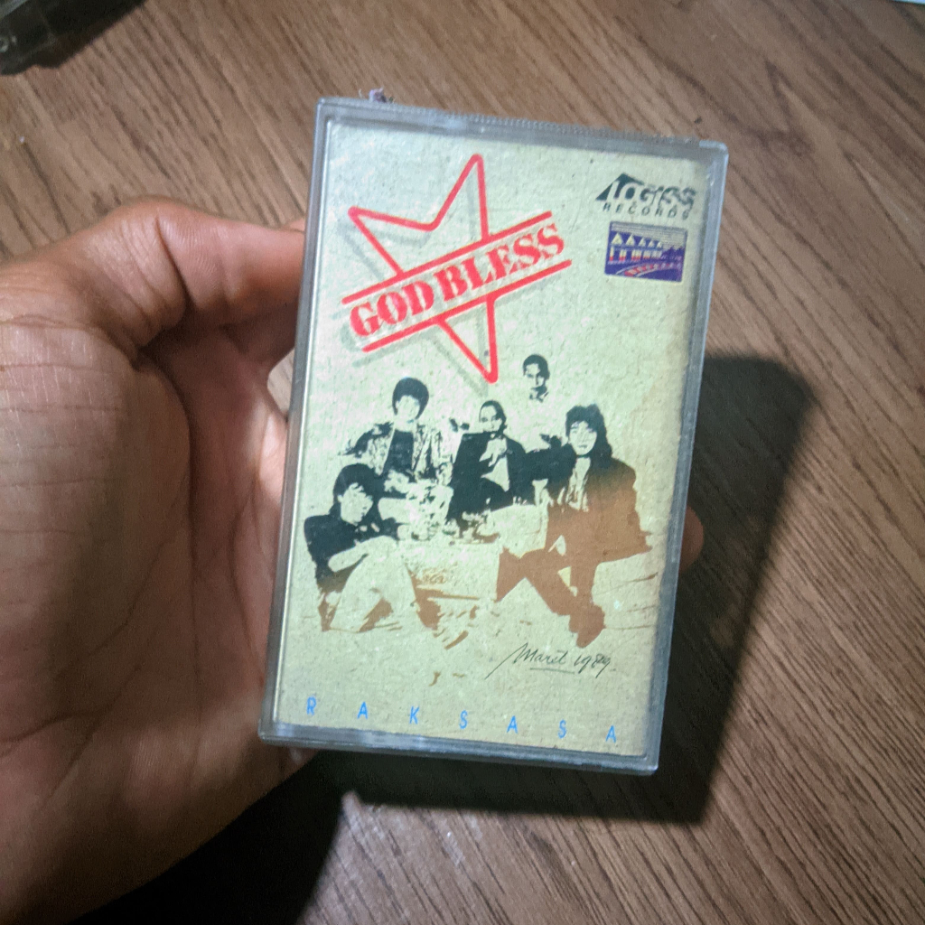Kaset Pita God Bless "Raksasa"