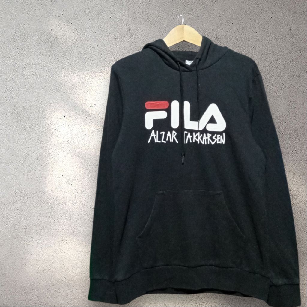 Hoodie F         1               1              4