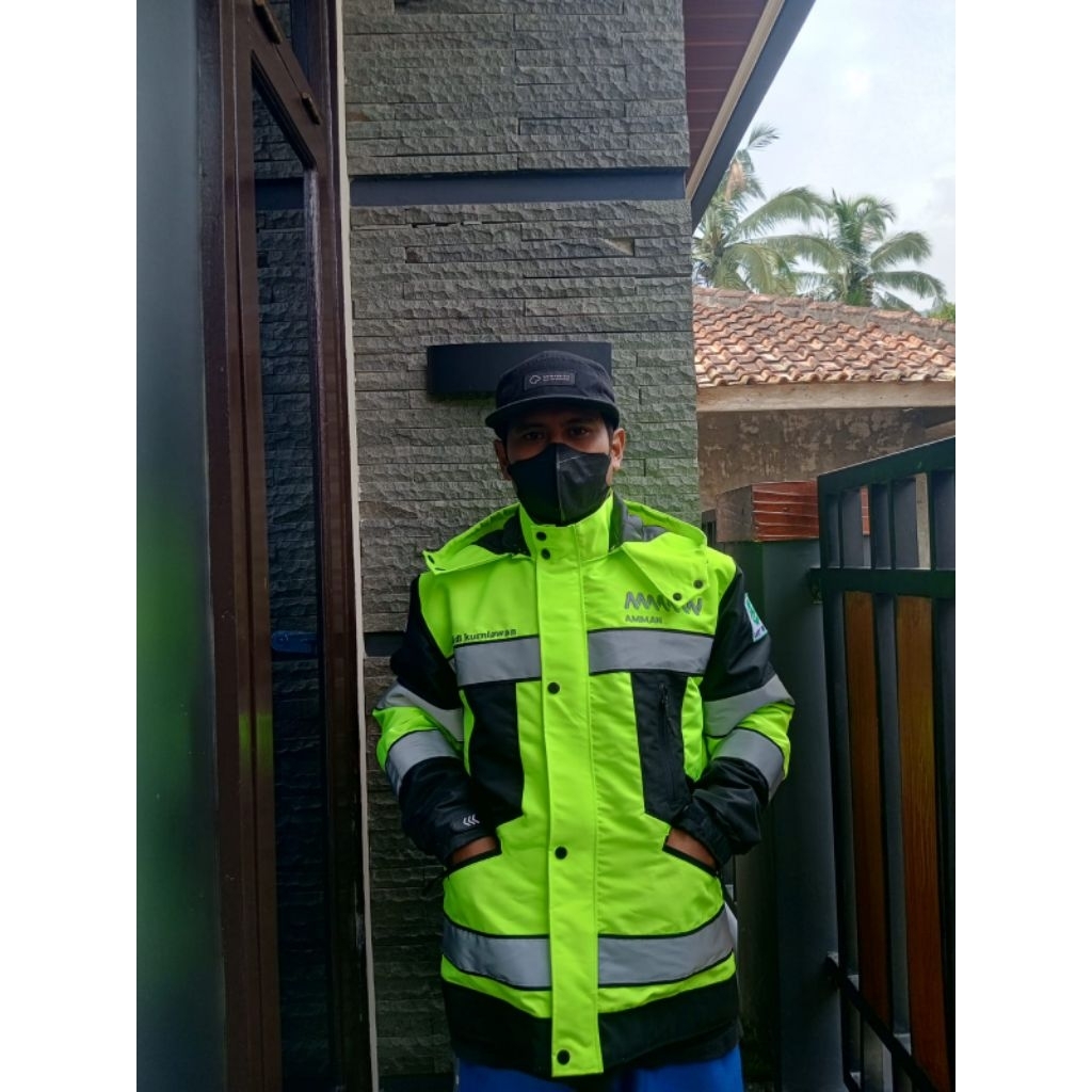 jaket safety k3 tambang amman mineral