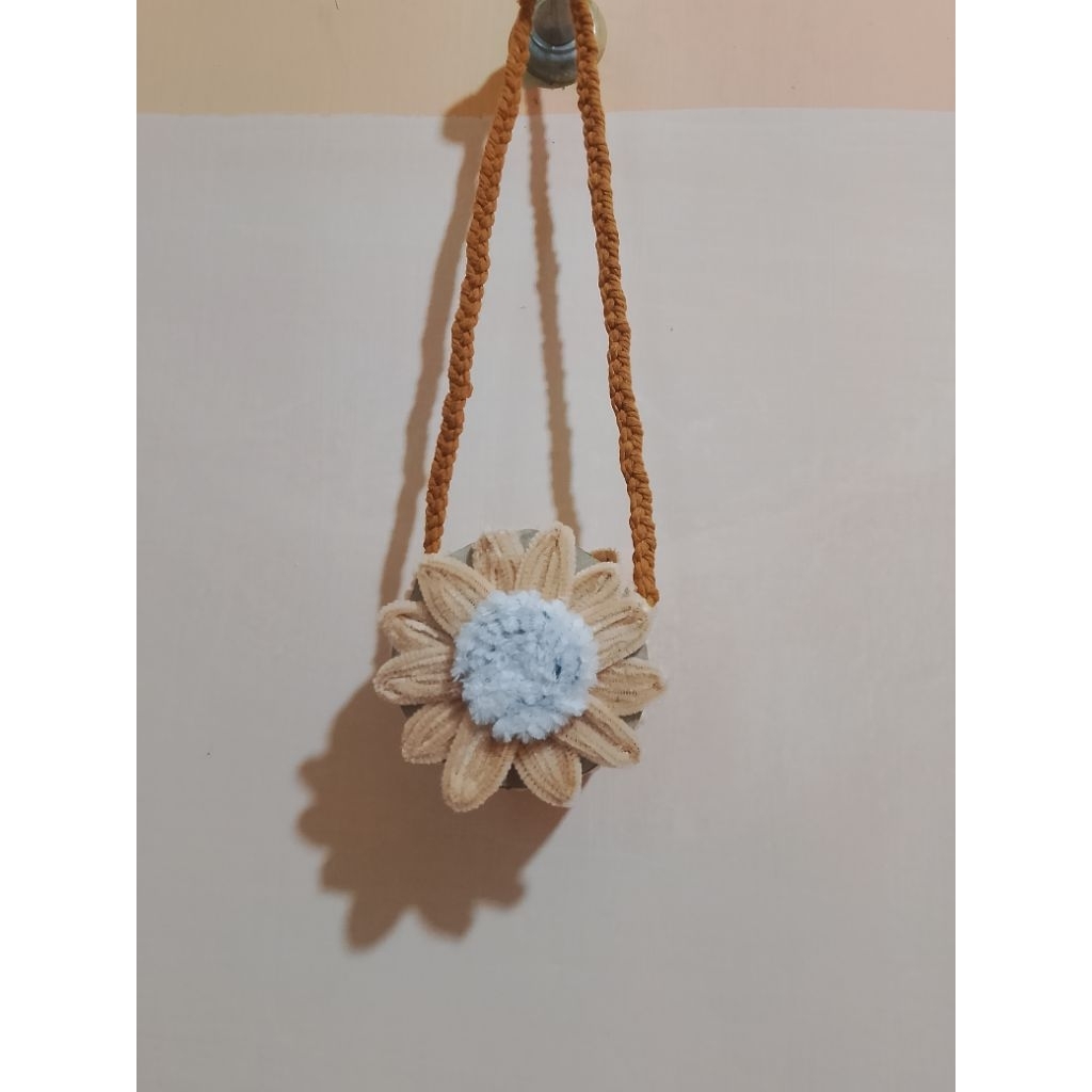 tas rajut bunga Daisy