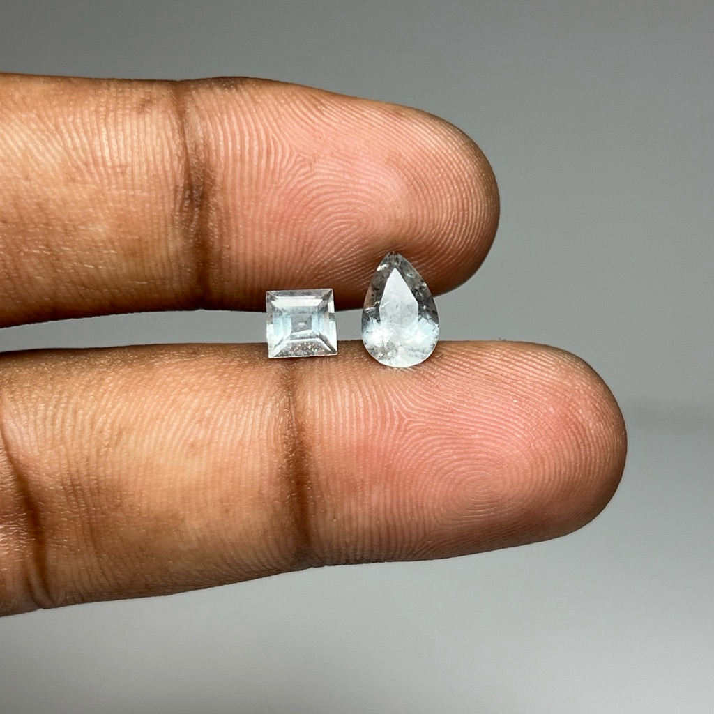 Natural Aquamarine beryl batu Aquamarine beryl goshenite beryl 2pcs aquamarine pear octagon shape