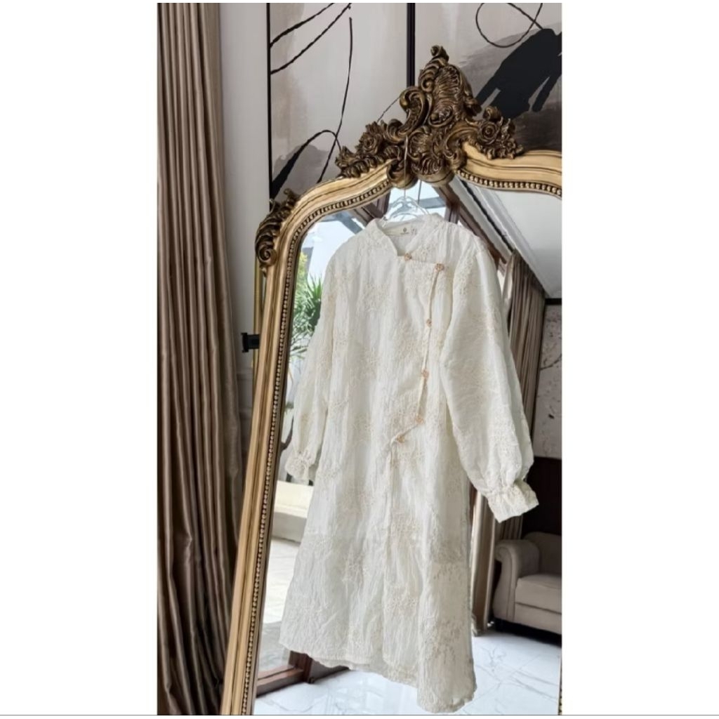 Stuffcisy - Vinny Tunik Katun Bordir Raya PORCELAIN JUMBO