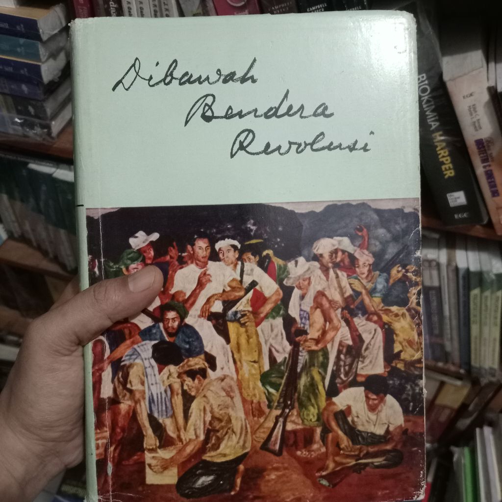 Buku Original Dibawah Bendera Revolusi. Buku lawas.